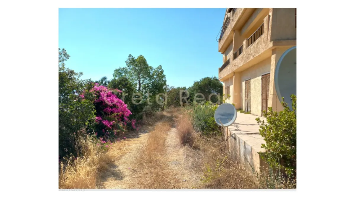 Αυτόνομο κτήριο κατοικιών 322τ.μ.  - 2