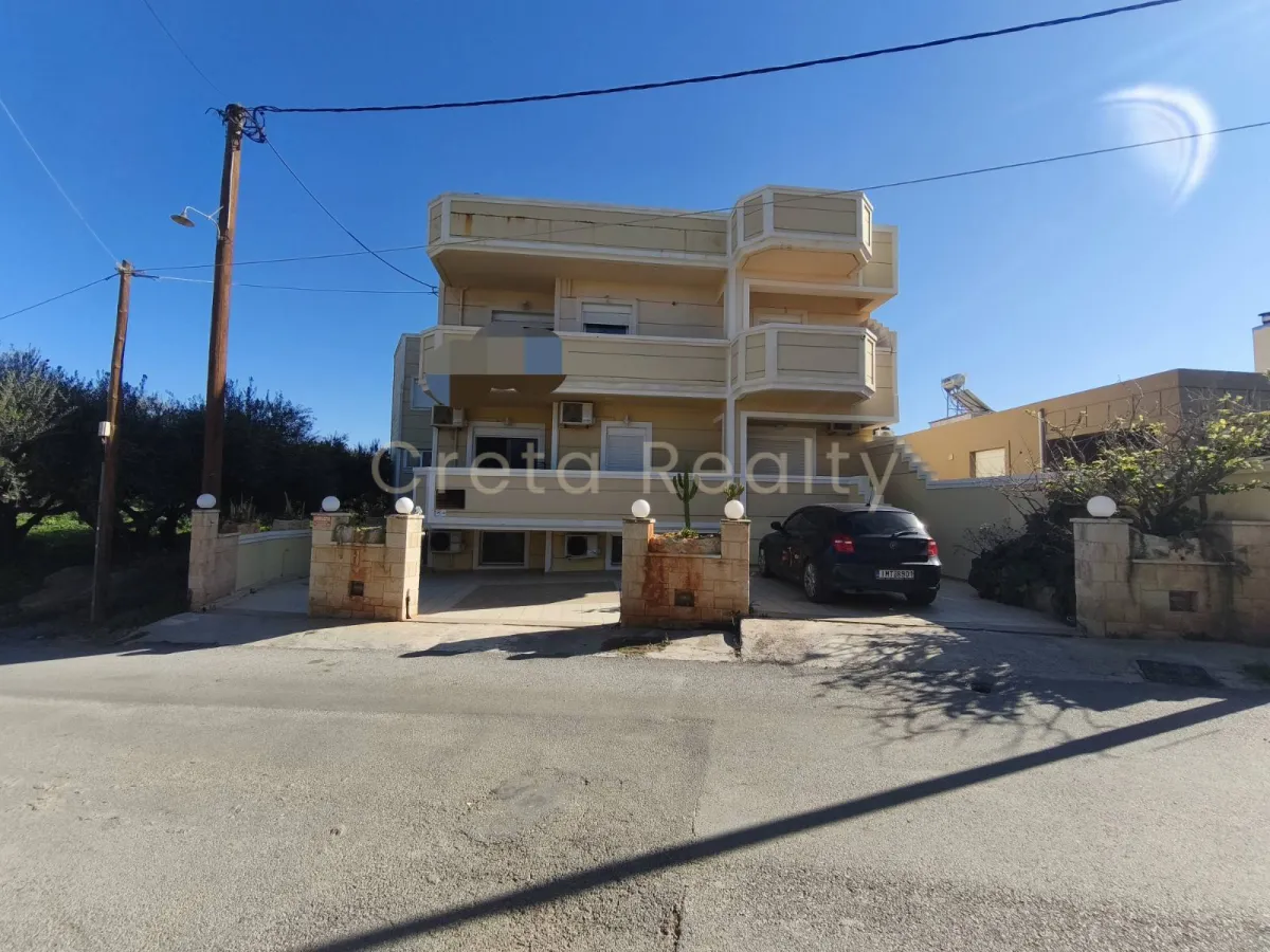Αυτόνομο κτήριο κατοικιών 555τ.μ.  - 2