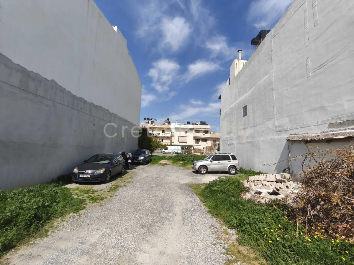 Plot 280m²  - 3