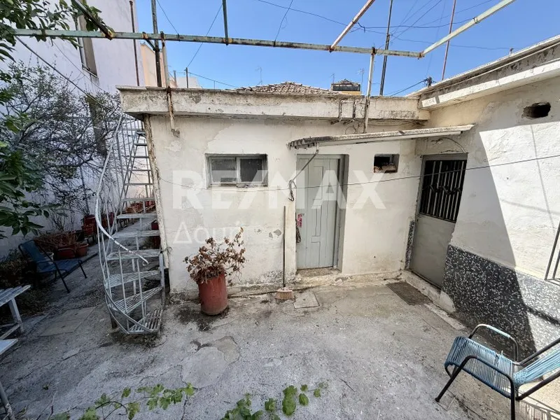 Οικόπεδο 220τ.μ.  - 5