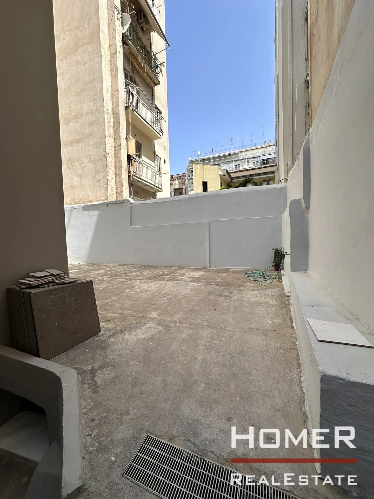 Standalone residential building 485m²  - 3