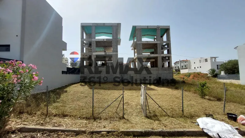 Plot 263m²  - 3