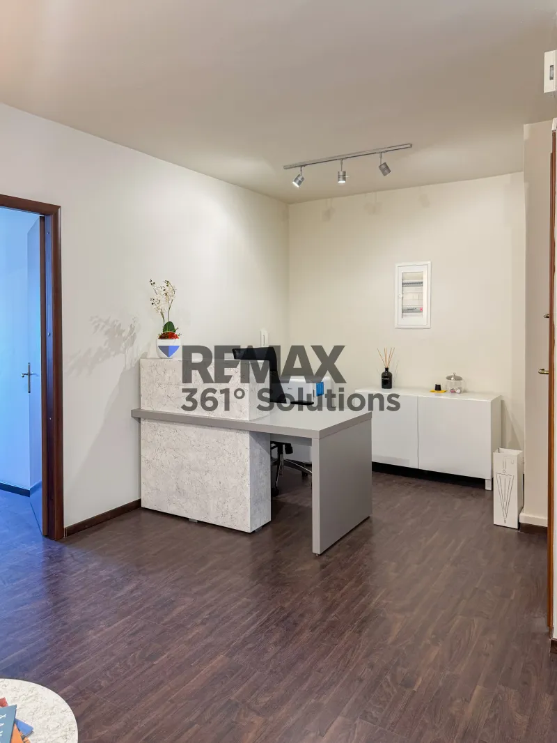 Office 64m²  - 5