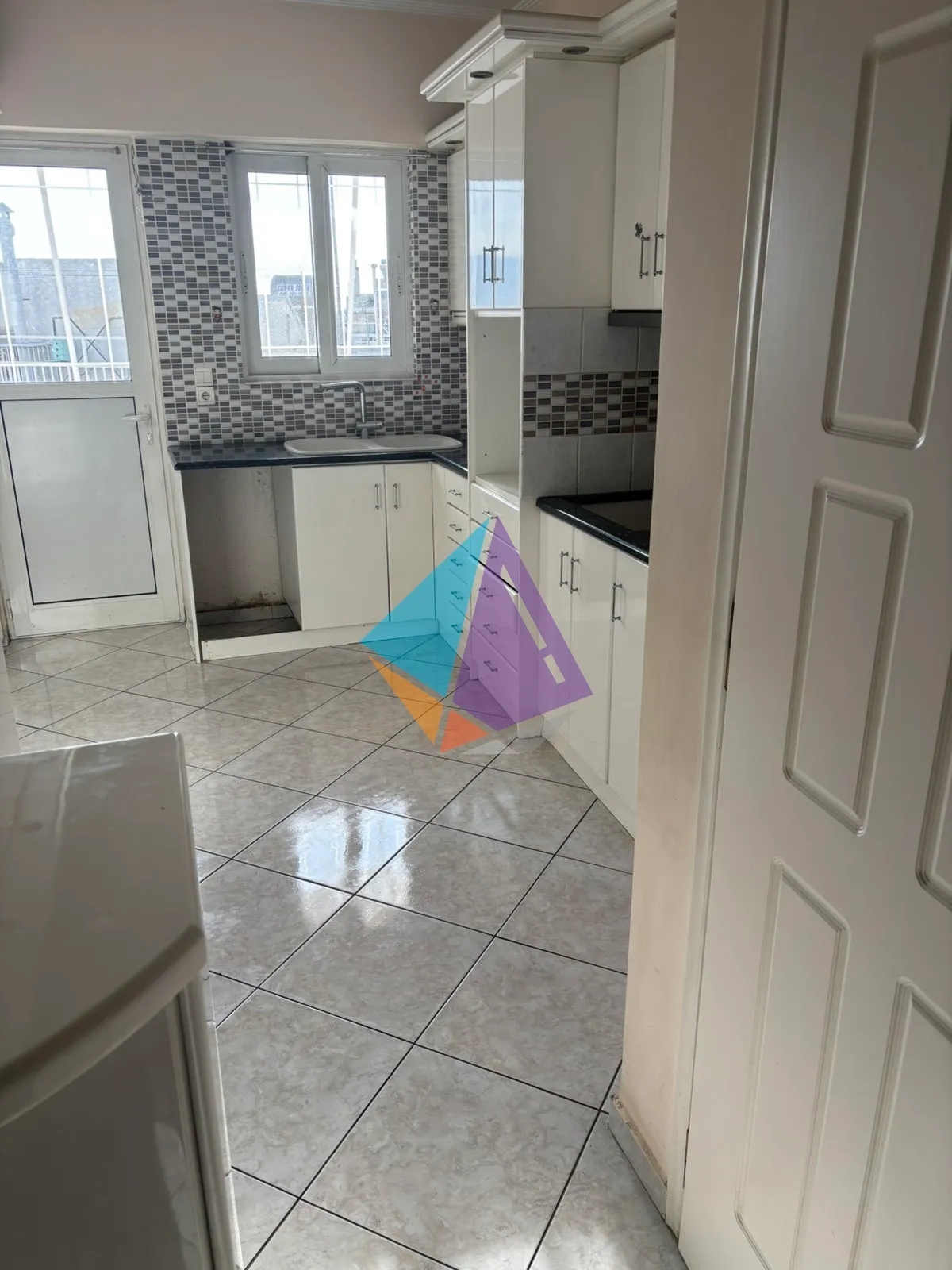 Standalone residential building 319m²  - 3