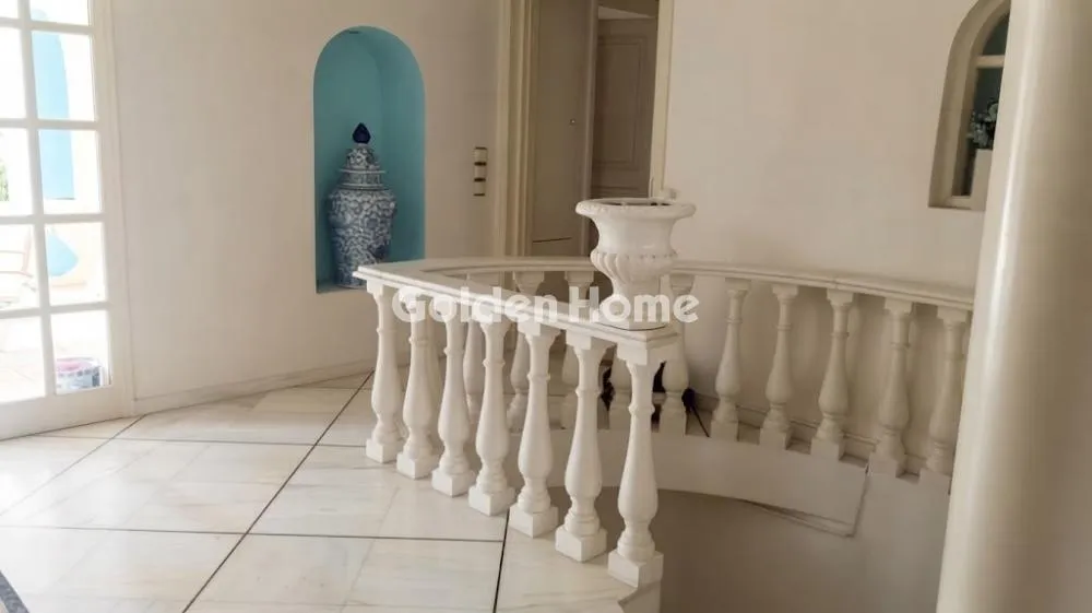 Detached house 670m²  - 2