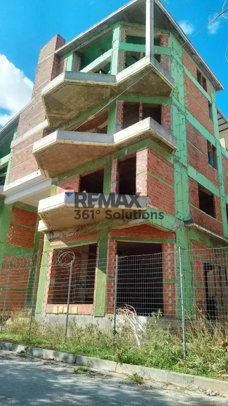 Standalone residential building 700m²  - 3
