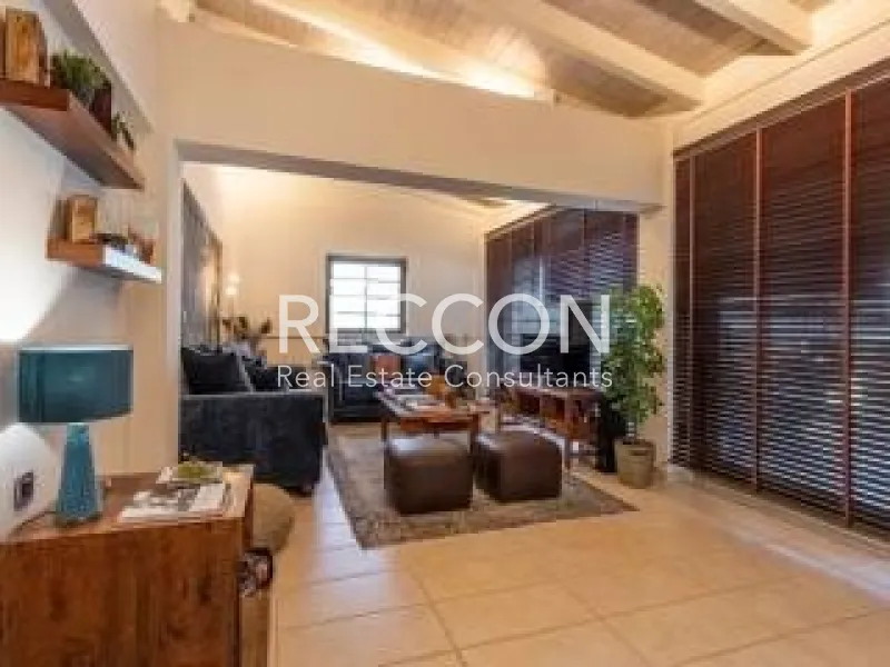 Standalone residential building 560m²  - 5