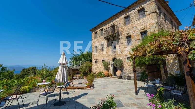 Other .. 573m²  - 3