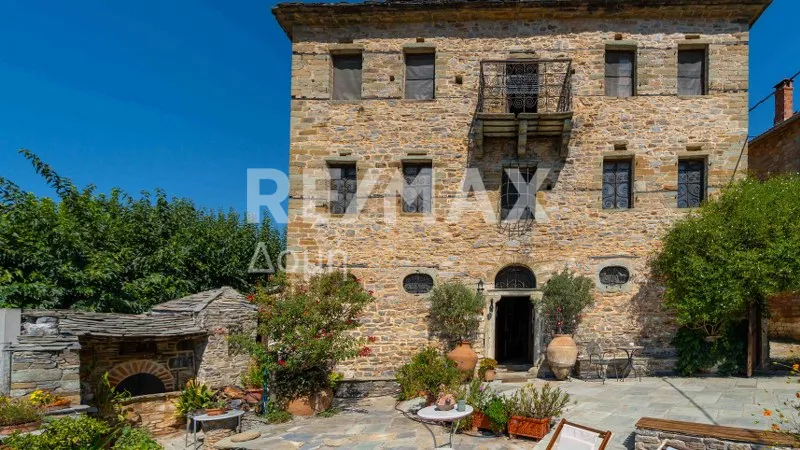 Other .. 573m²  - 4