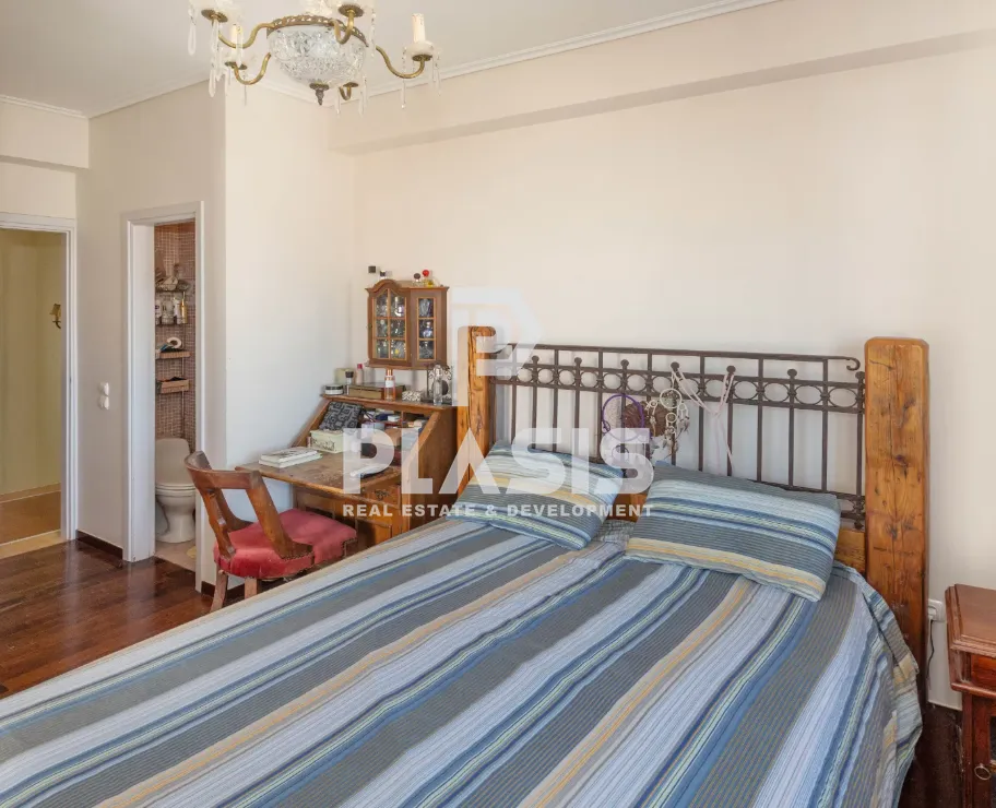 Standalone residential building 490m²  - 5