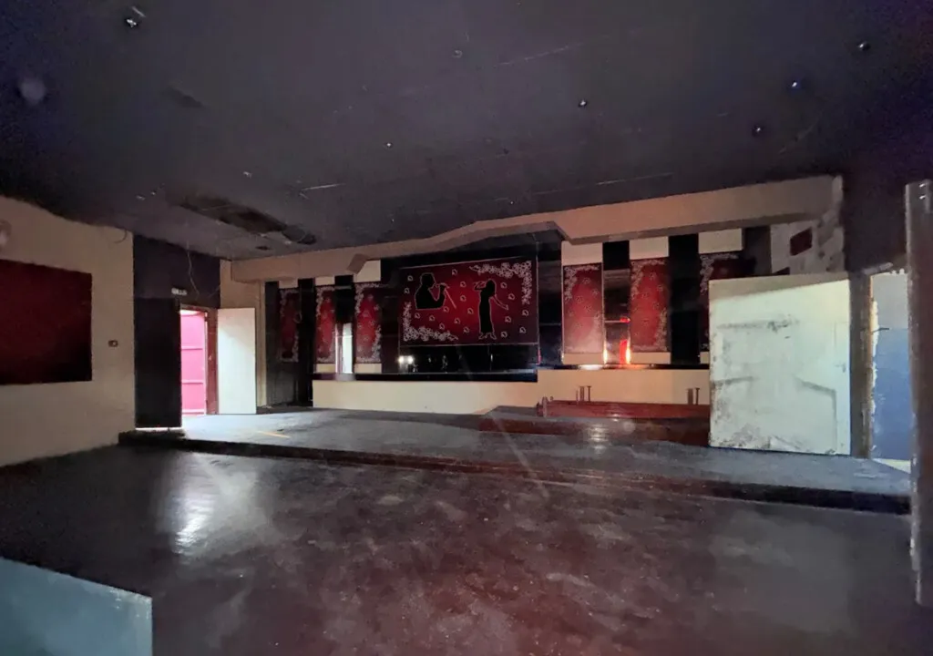 Άλλο.. 250τ.μ.  - 2