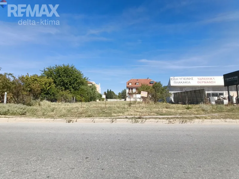 Οικόπεδο 1075τ.μ.  - 2