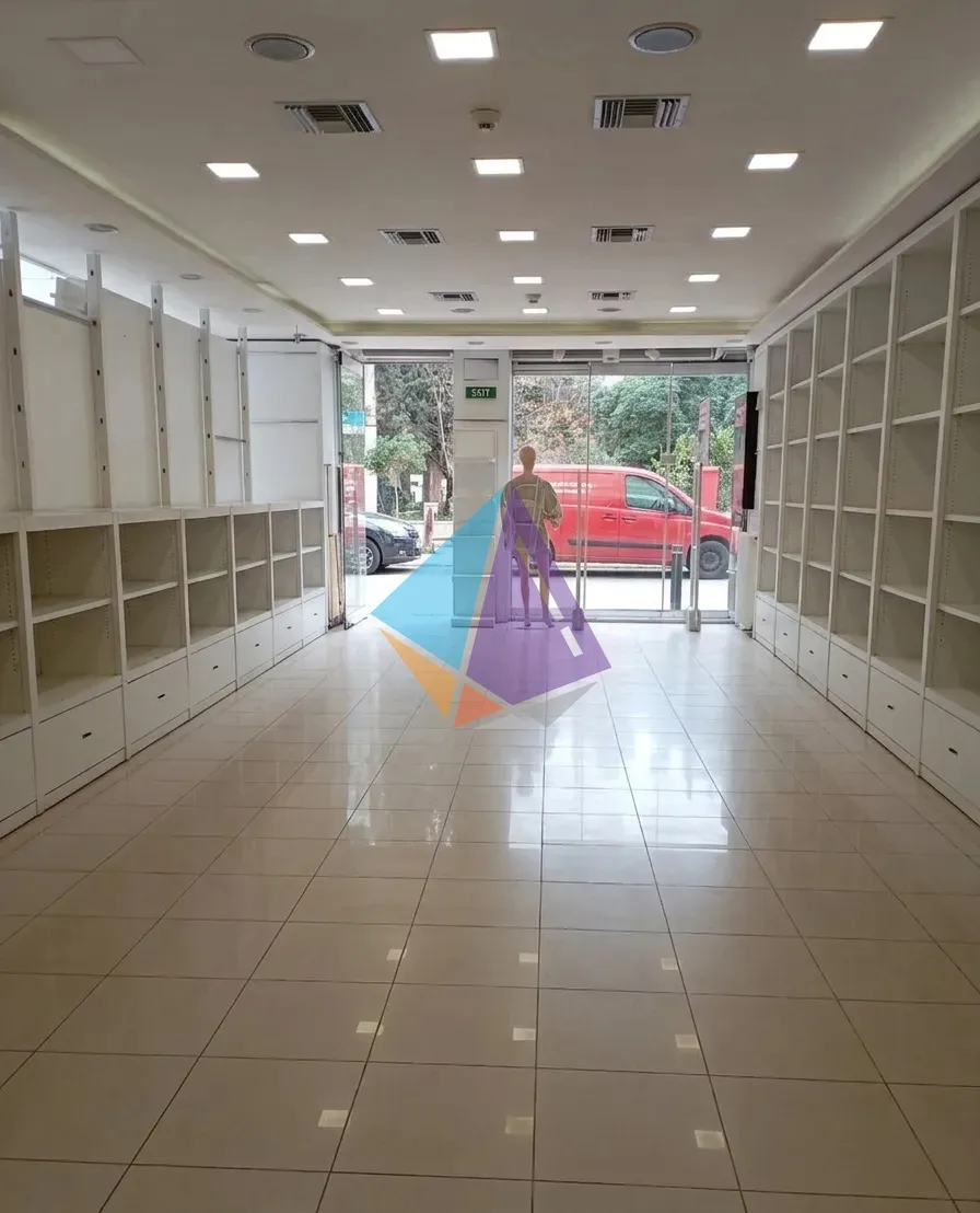 Shop 230m²  - 3