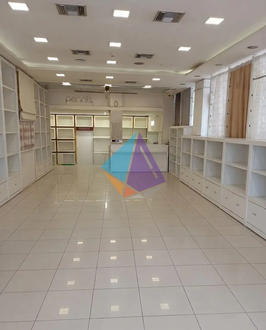 Shop 230m²  - 4