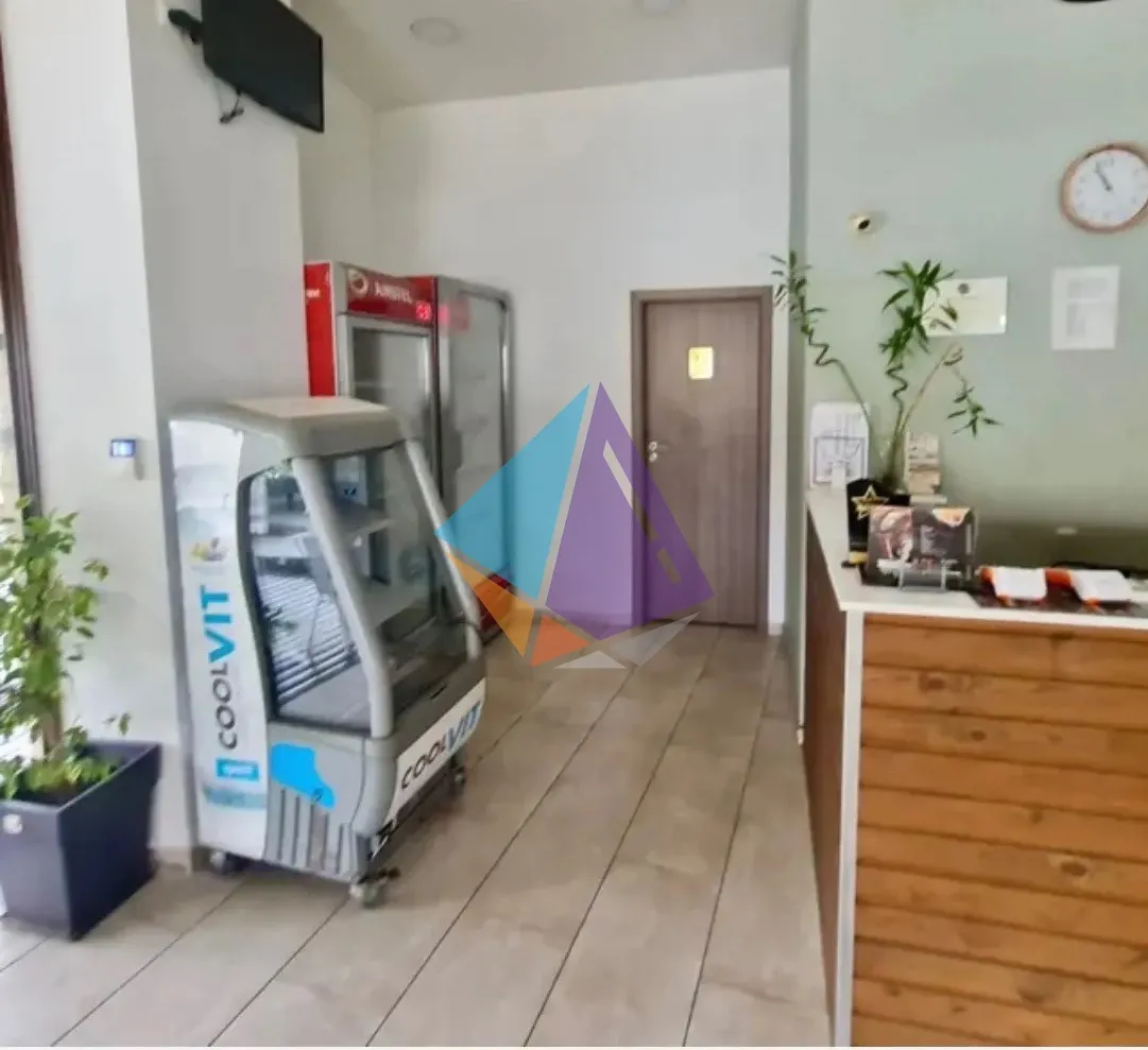 Shop 150m²  - 4