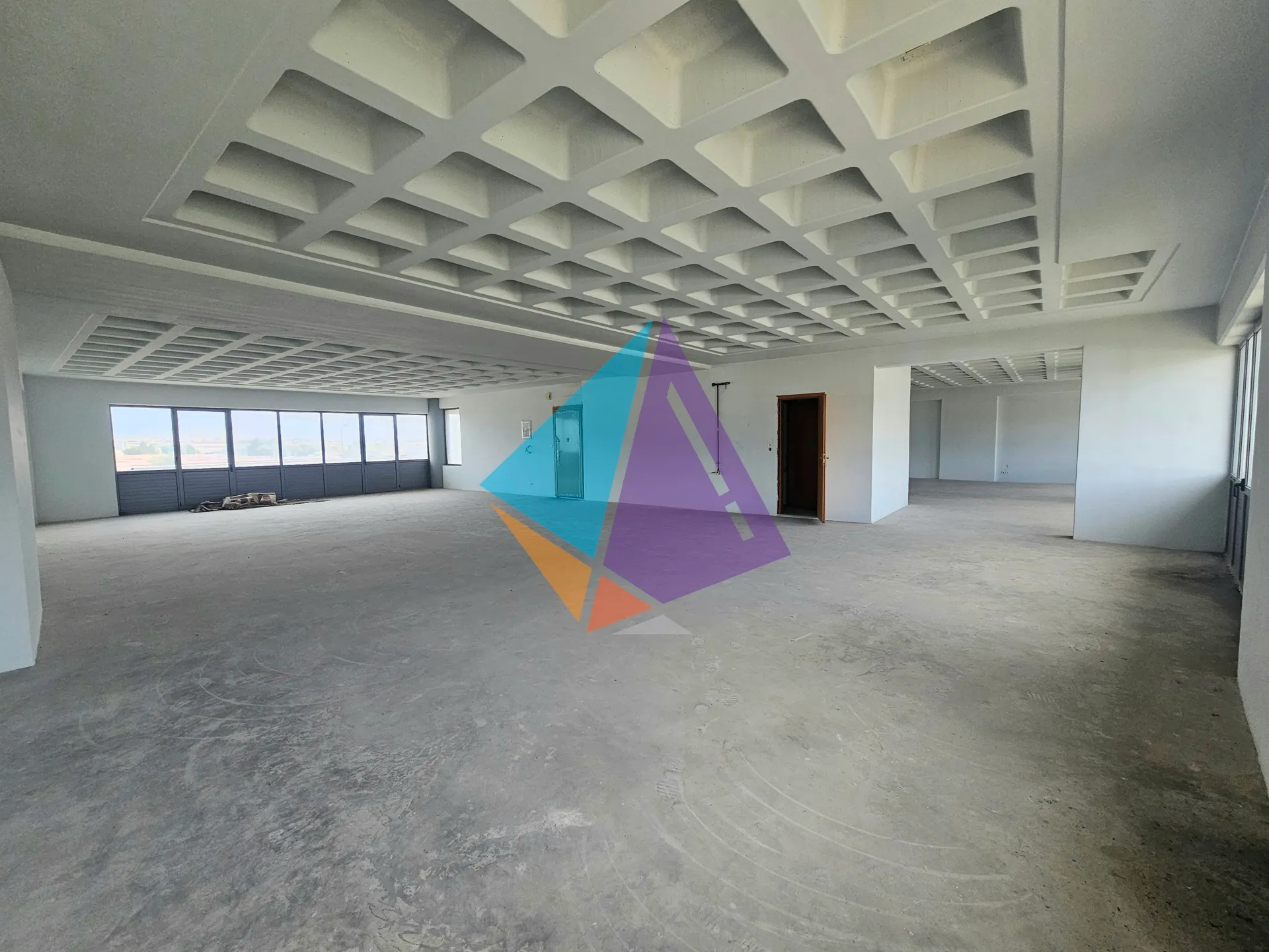 Standalone office building 1800m²  - 2