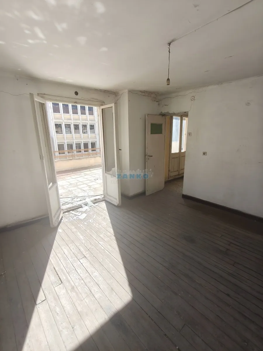 Standalone residential building 370m²  - 3