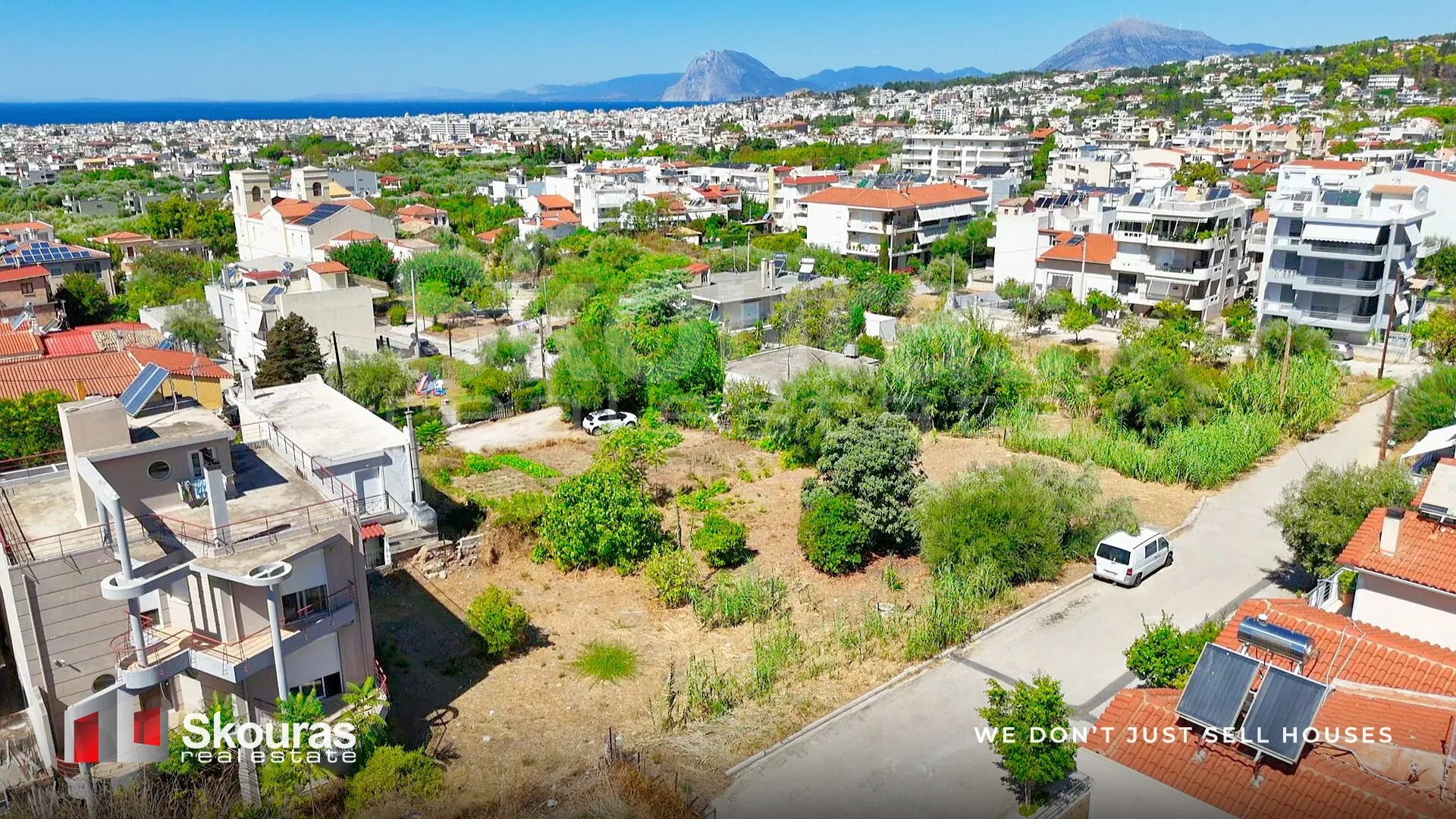 Οικόπεδο 786τ.μ.  - 3