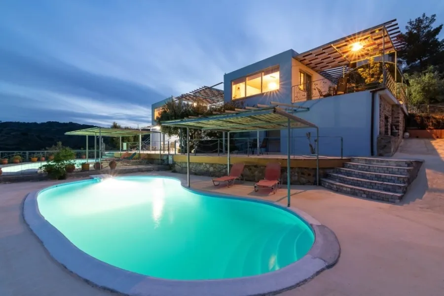 Standalone residential building 259m²  - 3