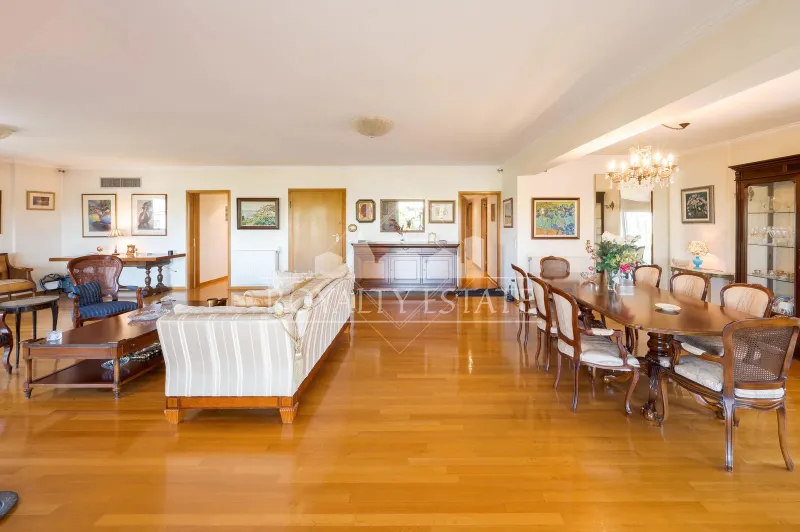 Apartment 215m²  - 4