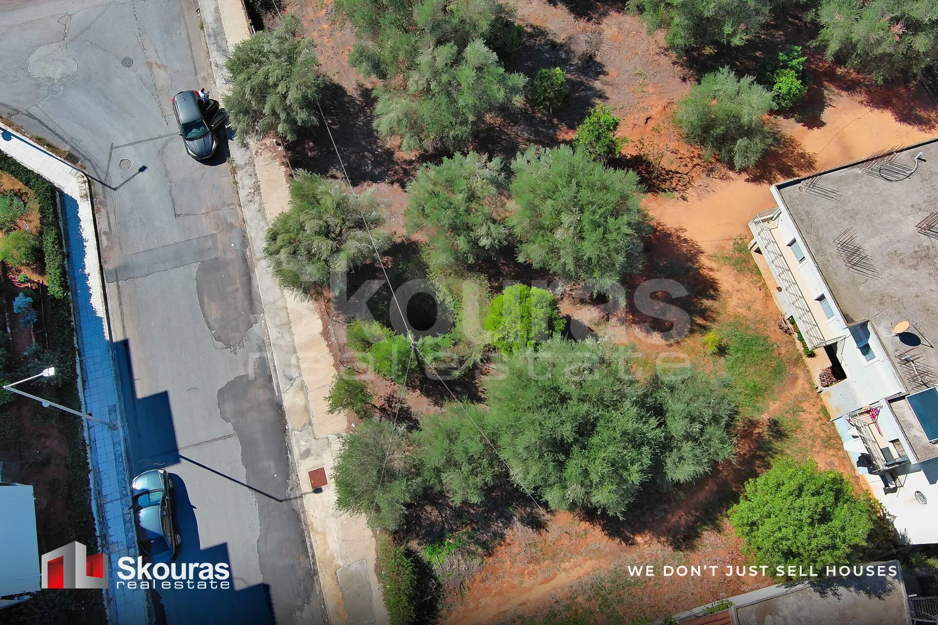 Plot 650m²  - 3