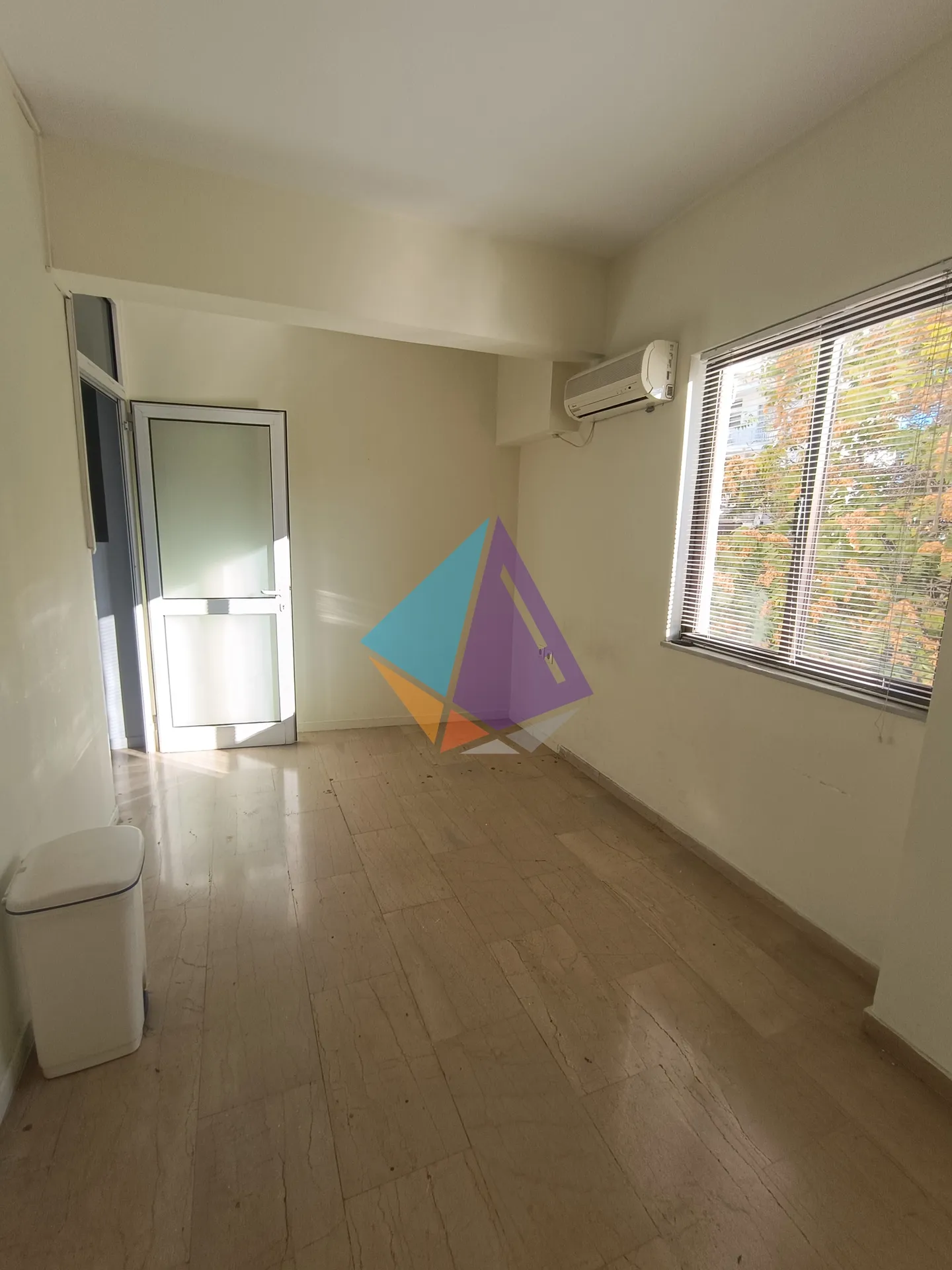 Office 94m²  - 5