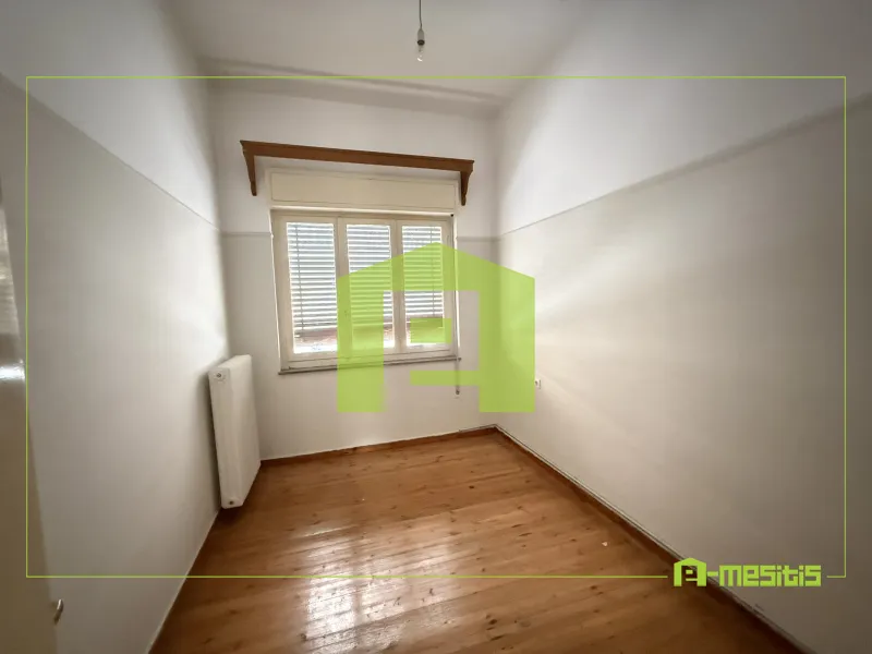 Standalone residential building 295m²  - 4