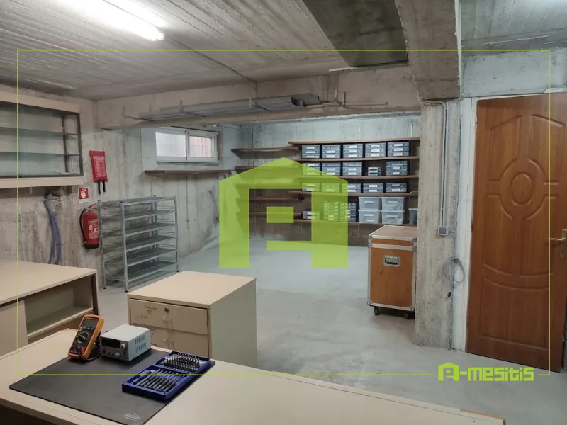 Warehouse 93m²  - 3