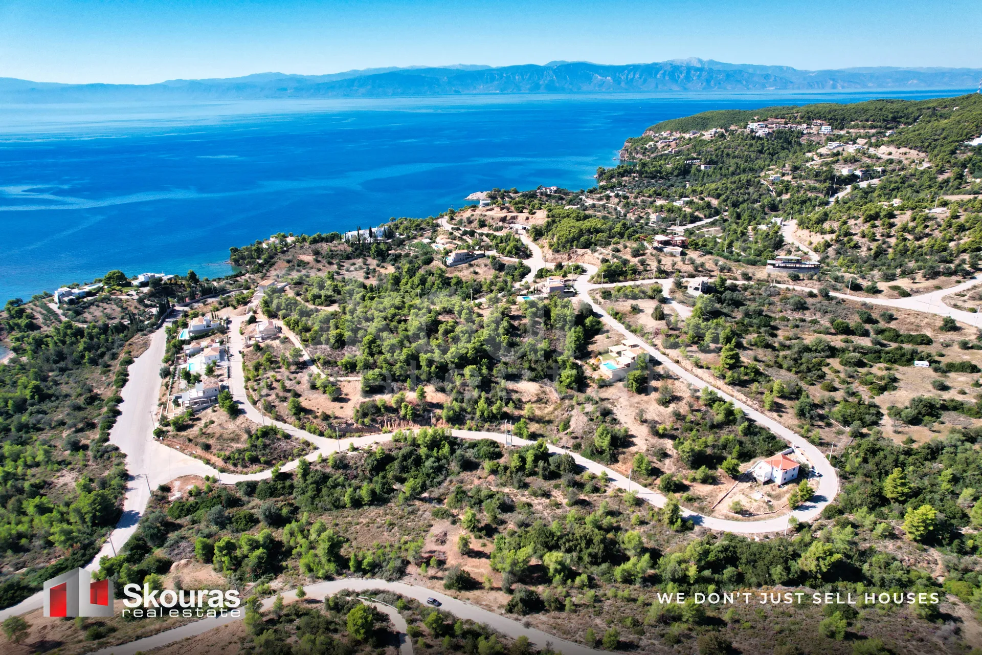 Plot 770m²  - 3